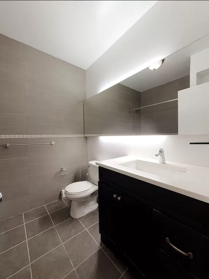 230 Kingsland Ave #1R - Photo 3 of 5