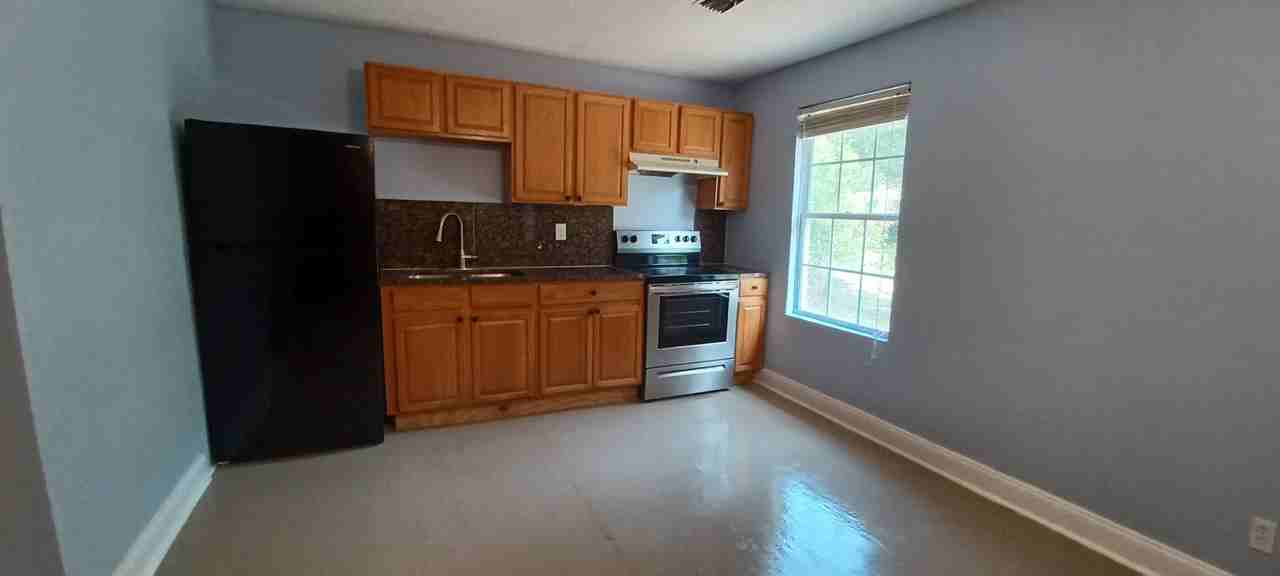 10635 Mc Laurin Rd E #NA - Photo 2 of 6