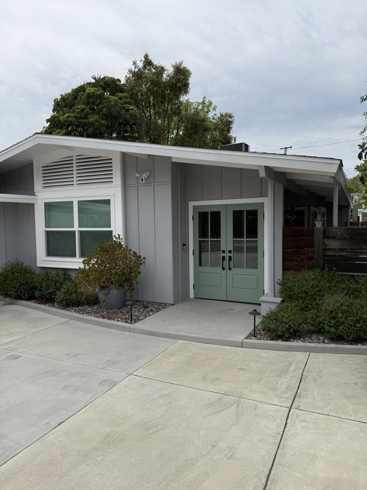 950 Crescent Dr #NA - Photo 3 of 35