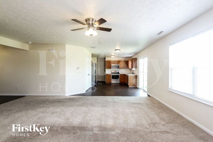 10920 Middlebrook Ln - Photo 3 of 16