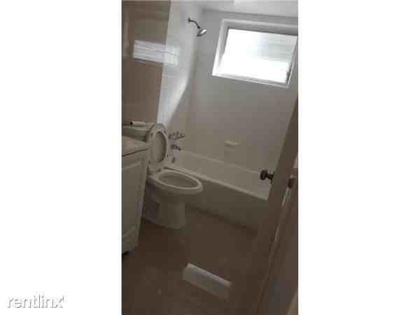 3250 NW 33rd Ave - Photo 3 of 5