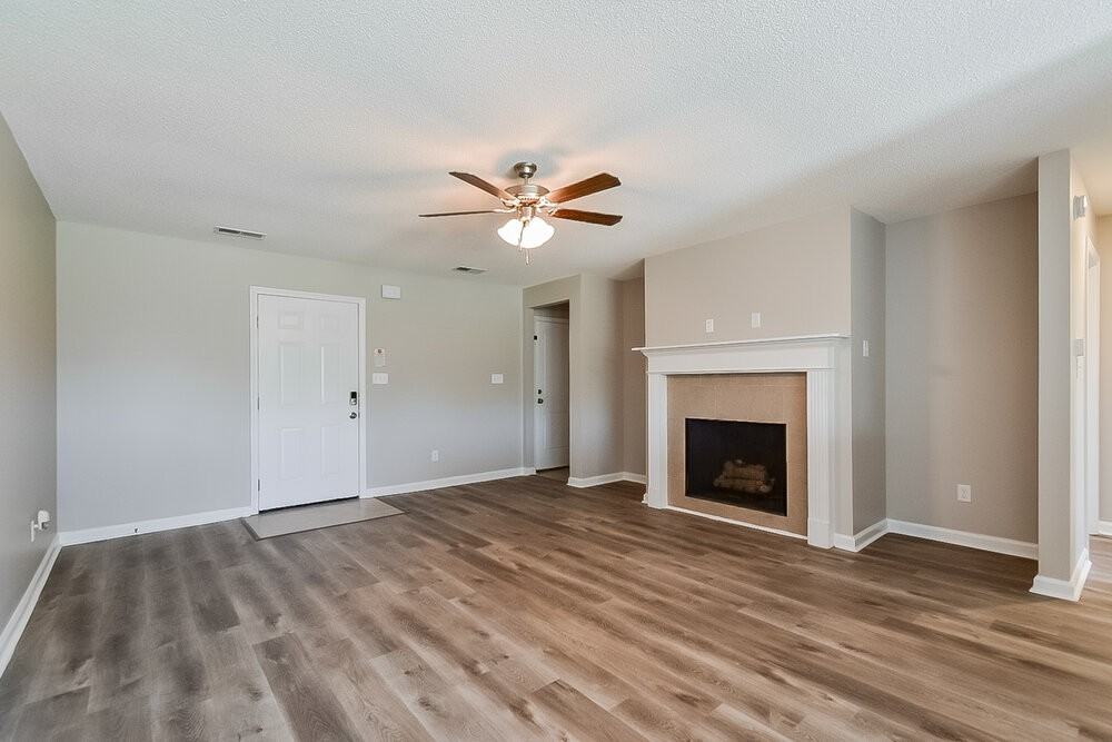 7067 Hurt Rd - Photo 3 of 16