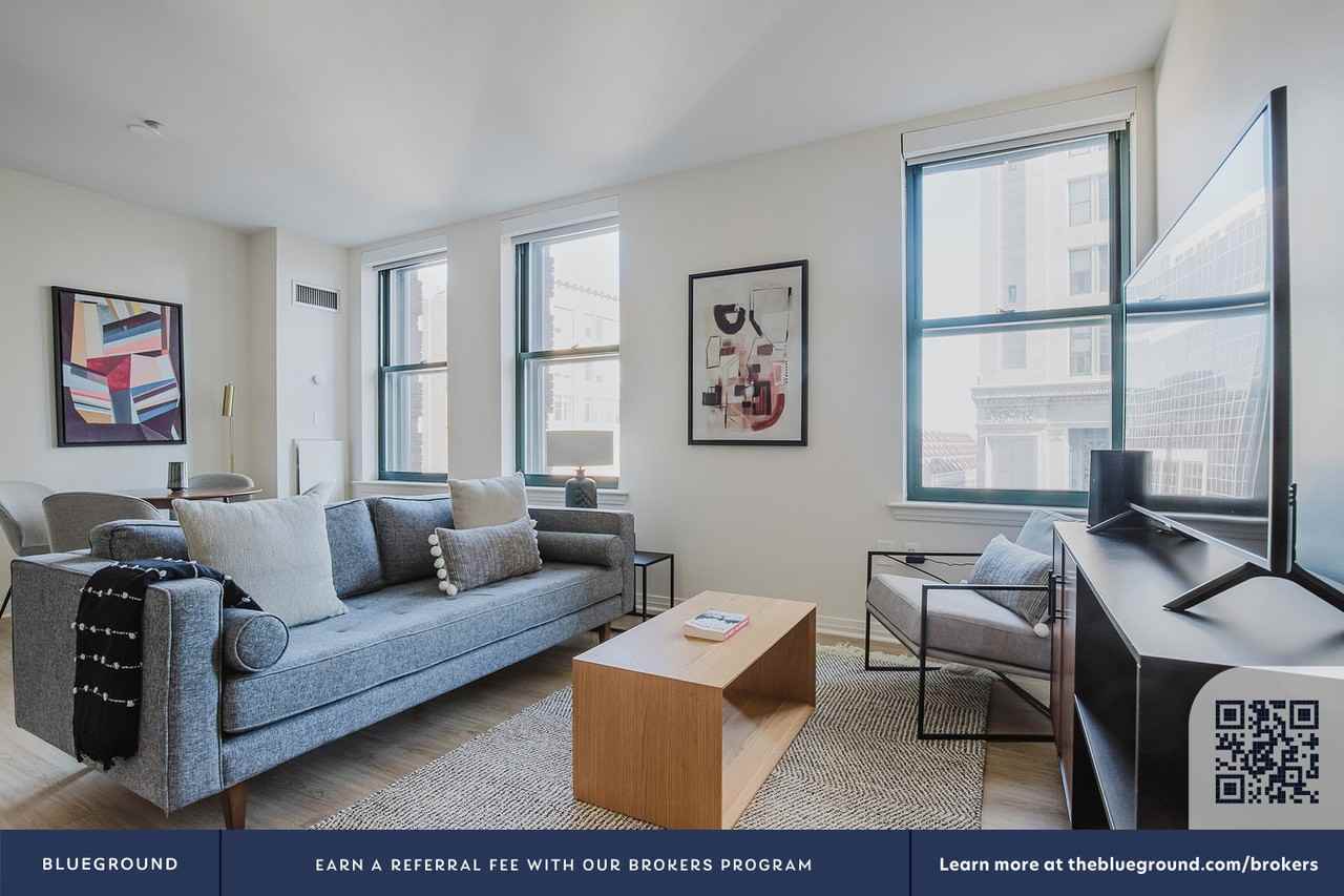 1 India Street - Photo 5 of 35