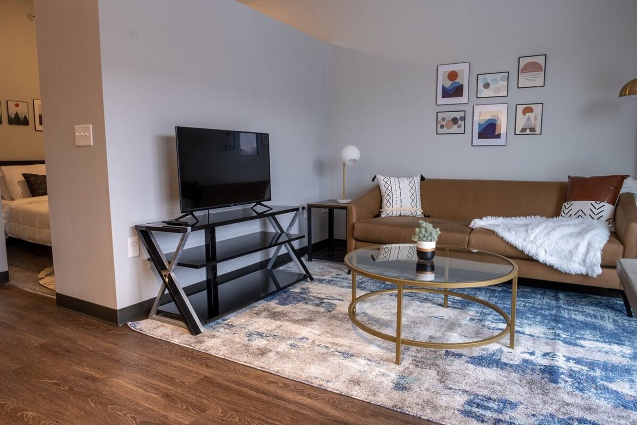 2301 Ingersoll Ave #1036751P - Photo 3 of 34