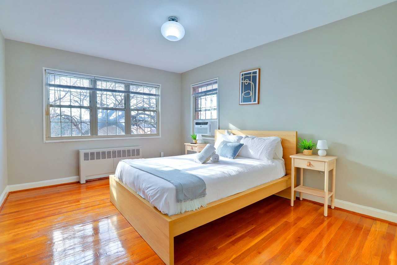 1420 W Abingdon Dr #1045261P - Photo 2 of 29