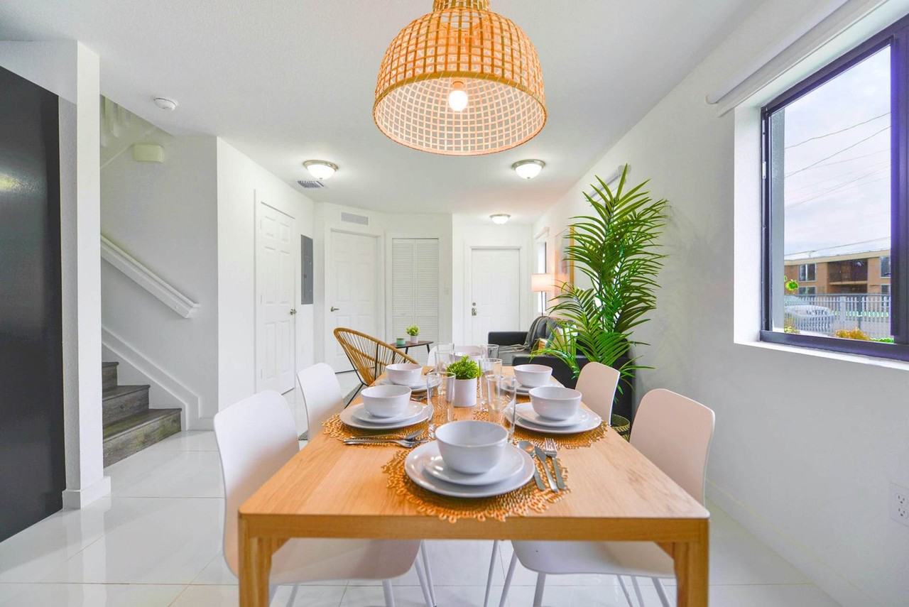 2241 Nw 50th St #1230847P - Photo 3 of 20