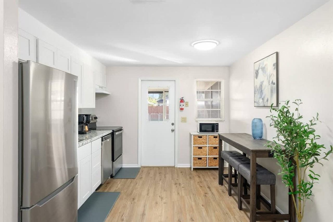 38604 Naomi Ave #1234466P - Photo 3 of 21