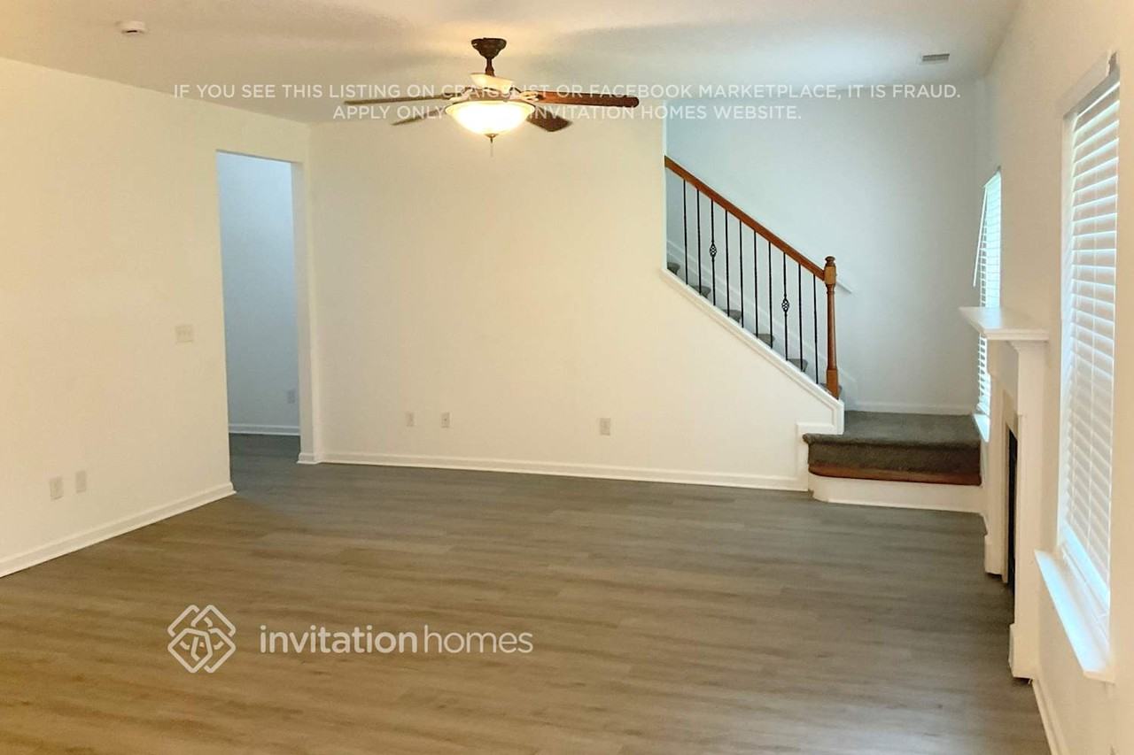 116 Creekwood Trl - Photo 2 of 17