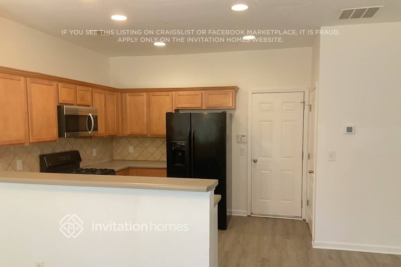 116 Creekwood Trl - Photo 5 of 17