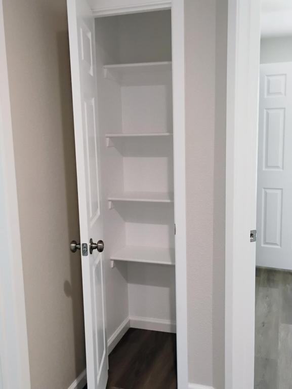 208 Hoover Ln - Photo 6 of 9