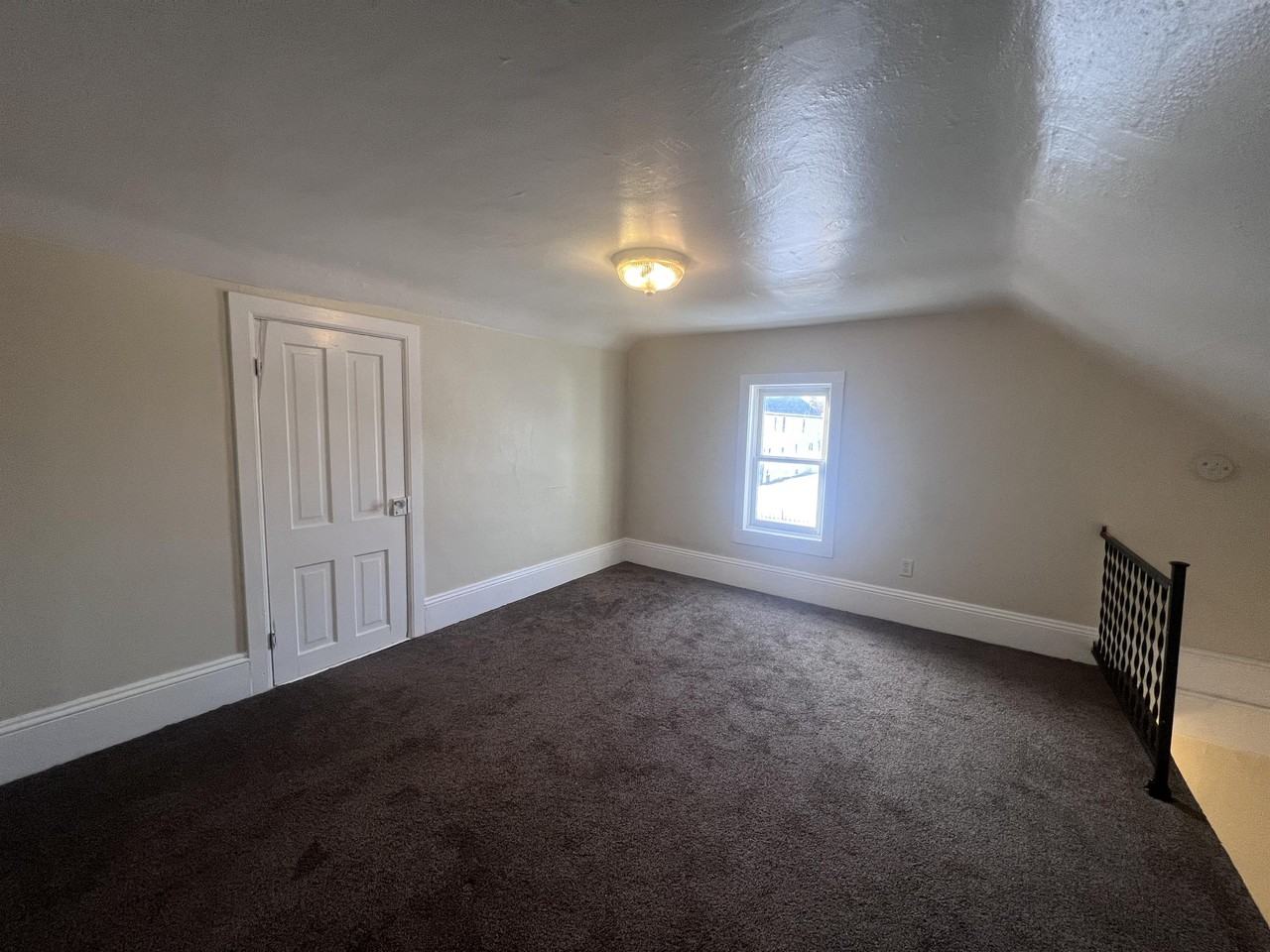 1528 Bell Ave - Photo 3 of 14