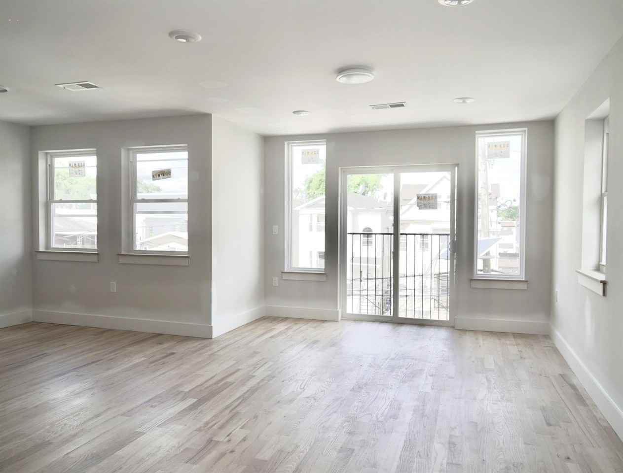 717 N 8th St #2 - Photo 4 of 11