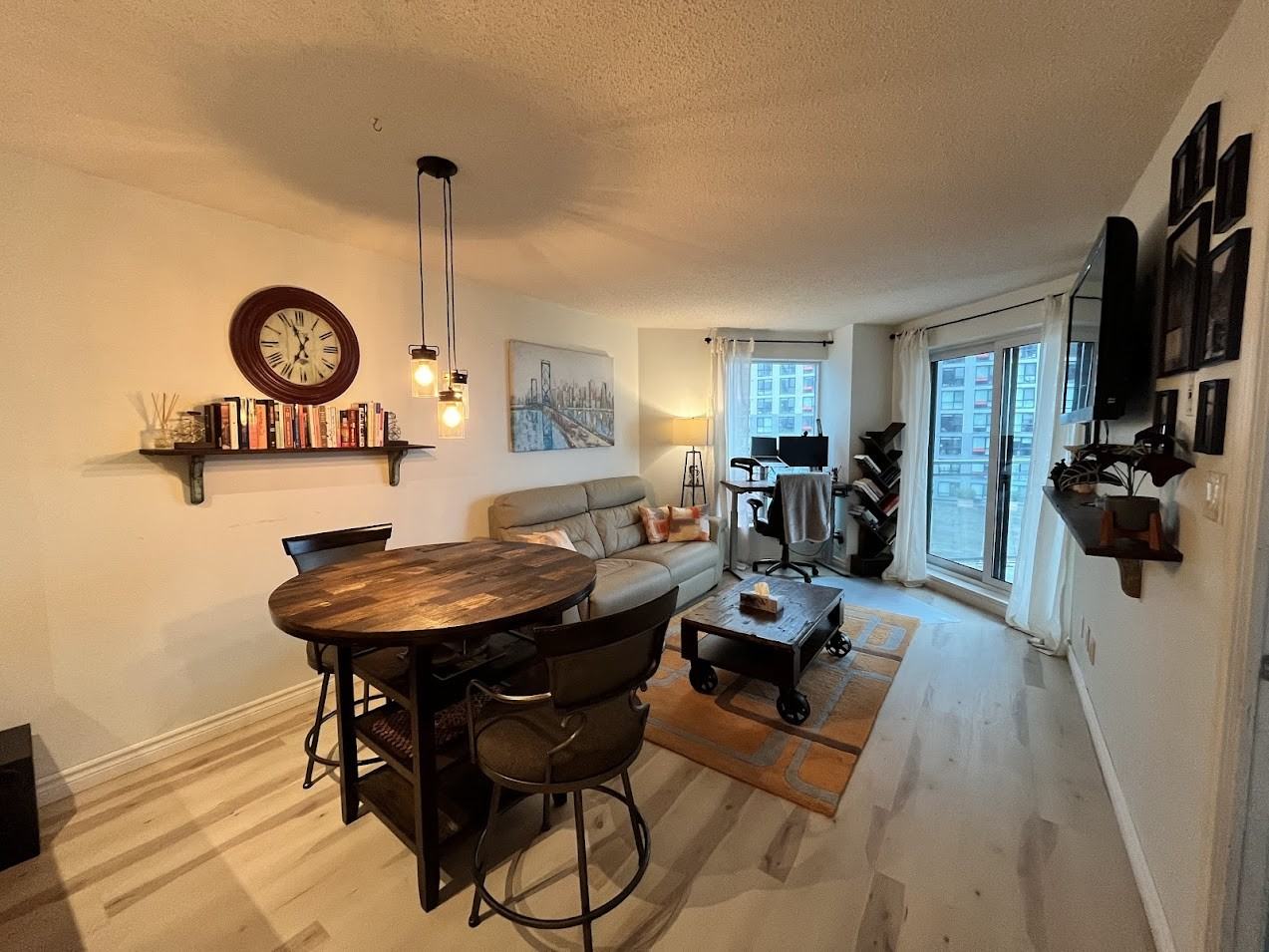 410 Queens Quay West #812 - Photo 4 of 12