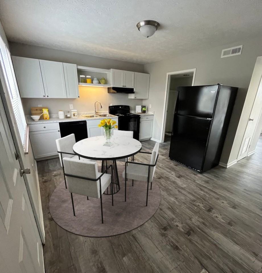 Rand at Mimosa Apartments - Photo 3 of 18