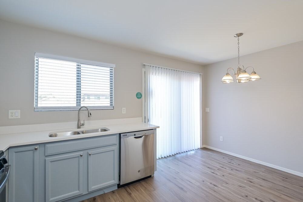 18461 S Copper Point Dr - Photo 6 of 16