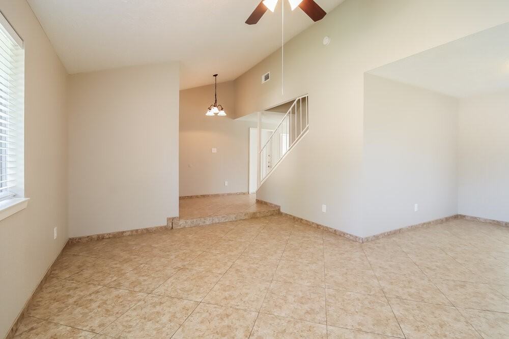 6027 Leafwood Cir - Photo 4 of 17