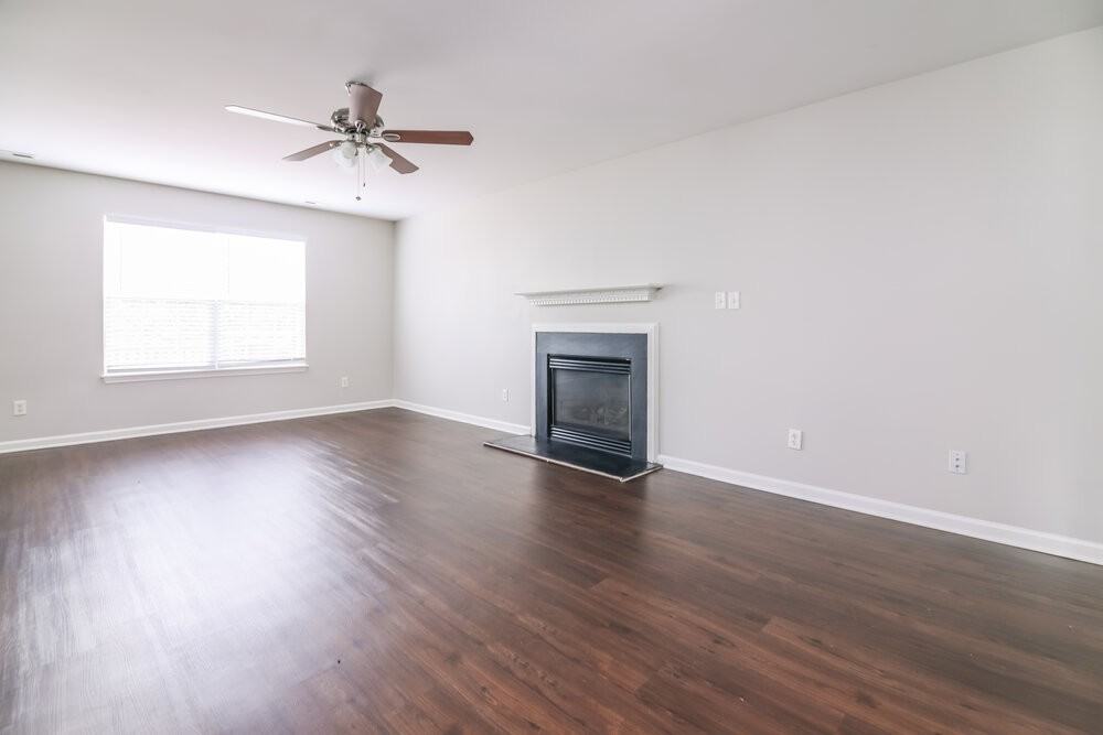 1513 Clover Ridge Ct - Photo 4 of 17