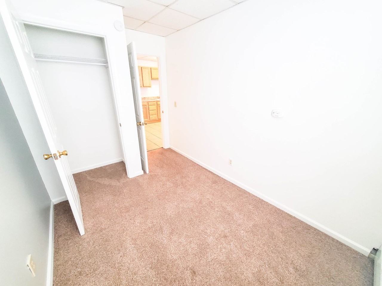 320w8th - Photo 3 of 7