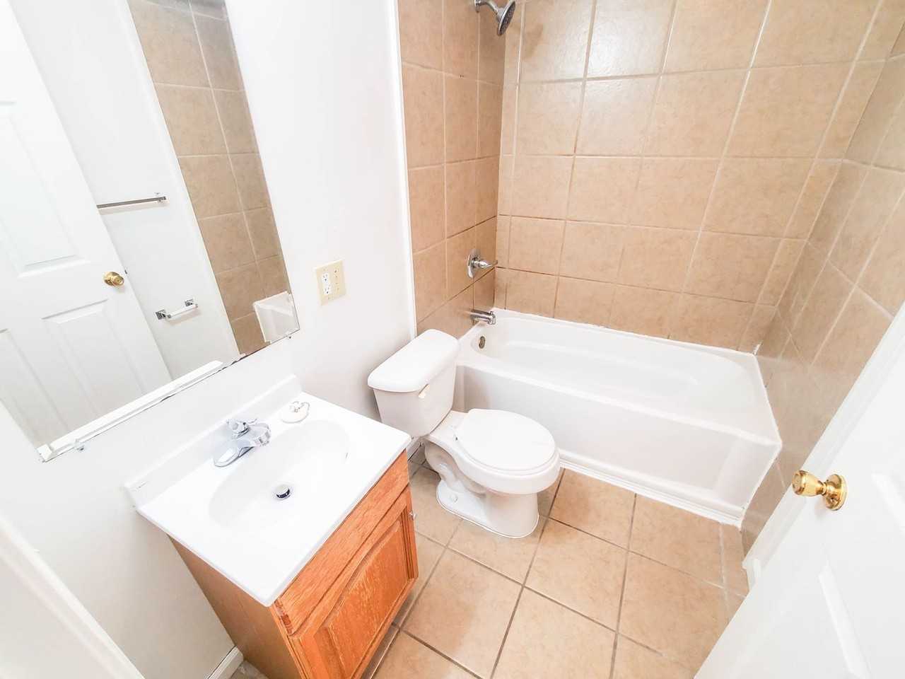 320w8th - Photo 5 of 7