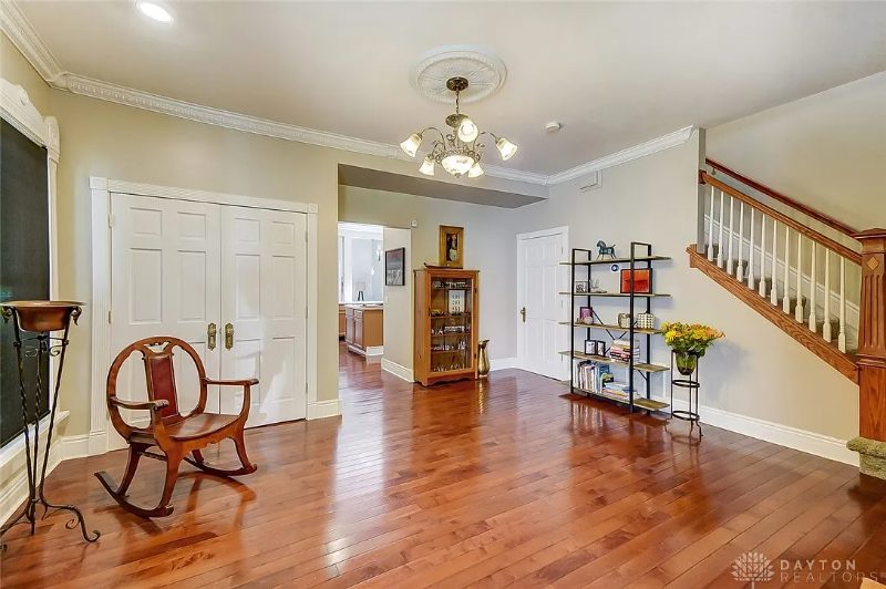 344 Park Drive - Photo 4 of 20