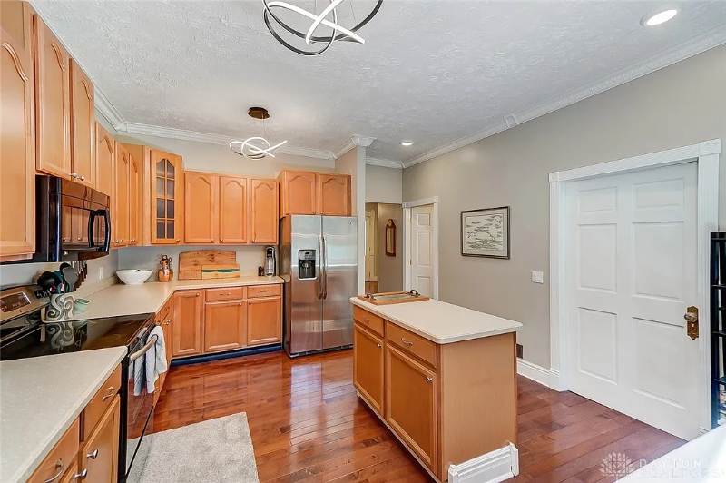 344 Park Drive - Photo 5 of 20