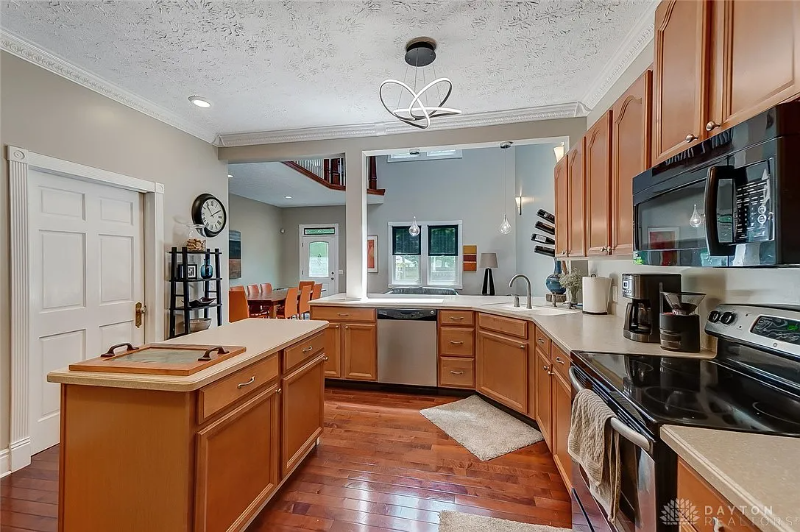 344 Park Drive - Photo 6 of 20