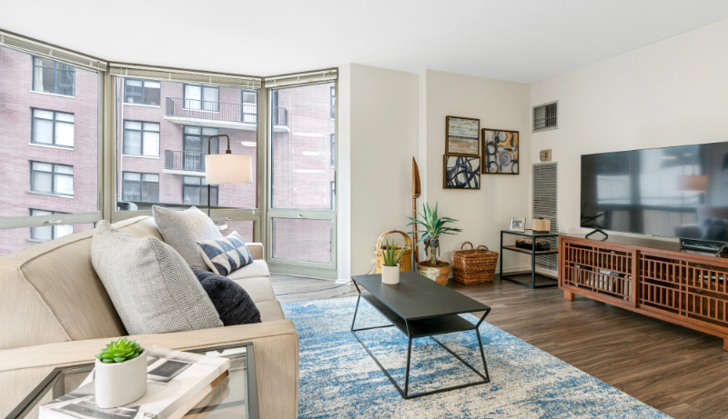 1122 N Clark St #1510 - Photo 2 of 14