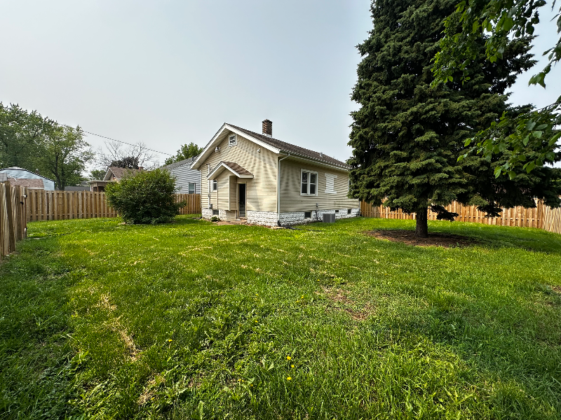 1409 8th St - Photo 3 of 12