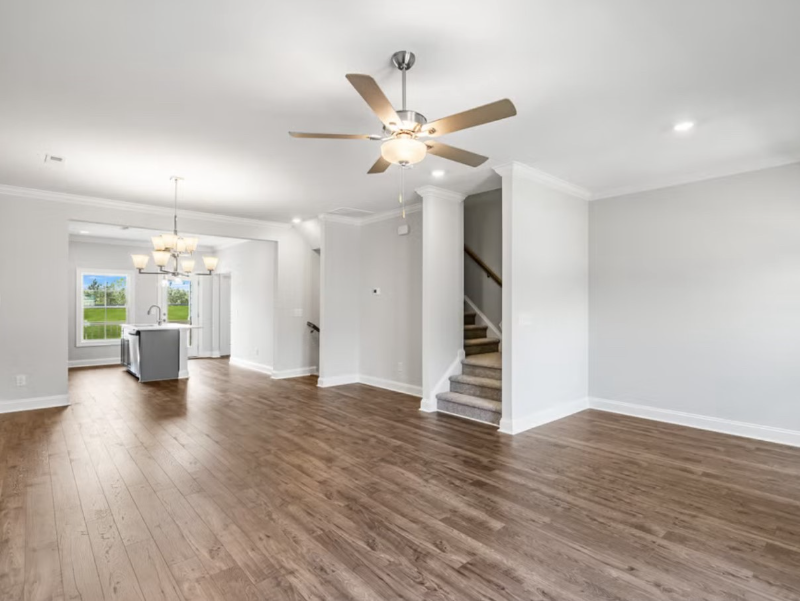 1103 Breadsell Ln - Photo 3 of 19
