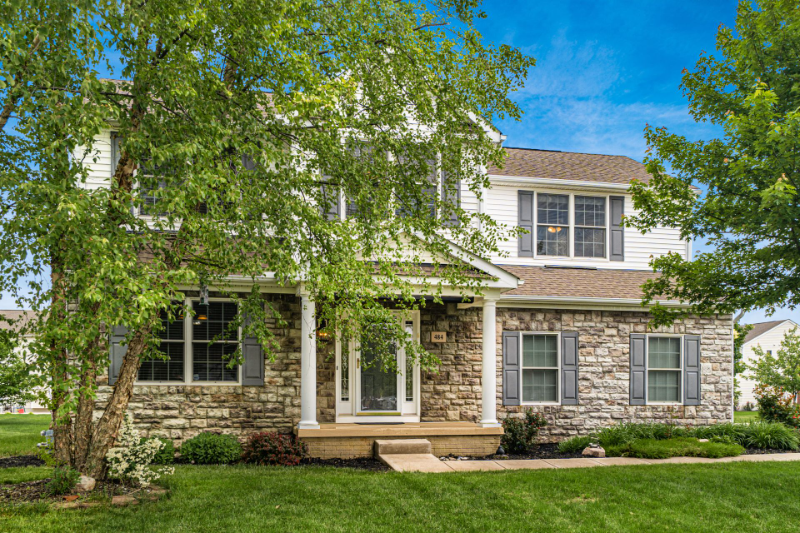 484 Stable St - Photo 3 of 50