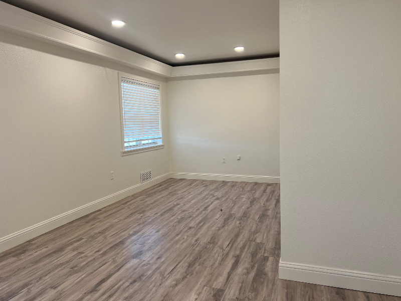 1001 E Cardwell St - Photo 3 of 19