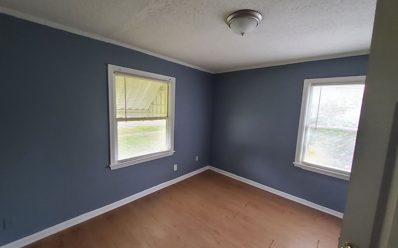 741 N 18th St - Photo 2 of 5