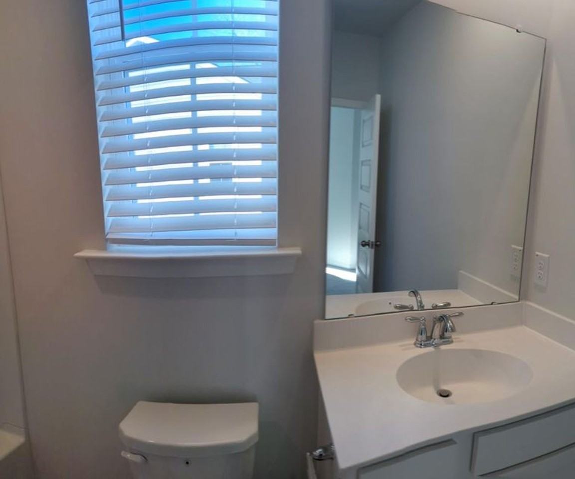 2828 Pinelog Ln - Photo 3 of 23