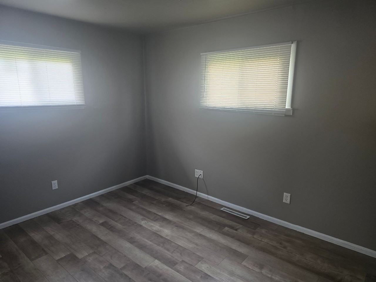 2570 E 23rd Ave - Photo 5 of 9