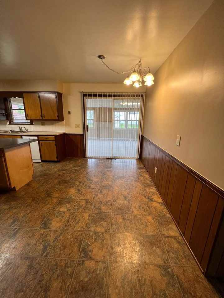 1101 Park Ave - Photo 3 of 16