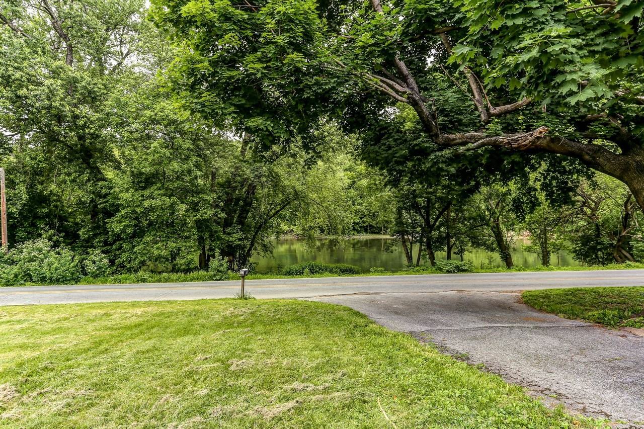 1140 Oyster Mill Rd - Photo 3 of 11