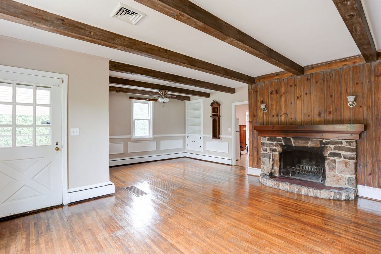 1140 Oyster Mill Rd - Photo 4 of 11