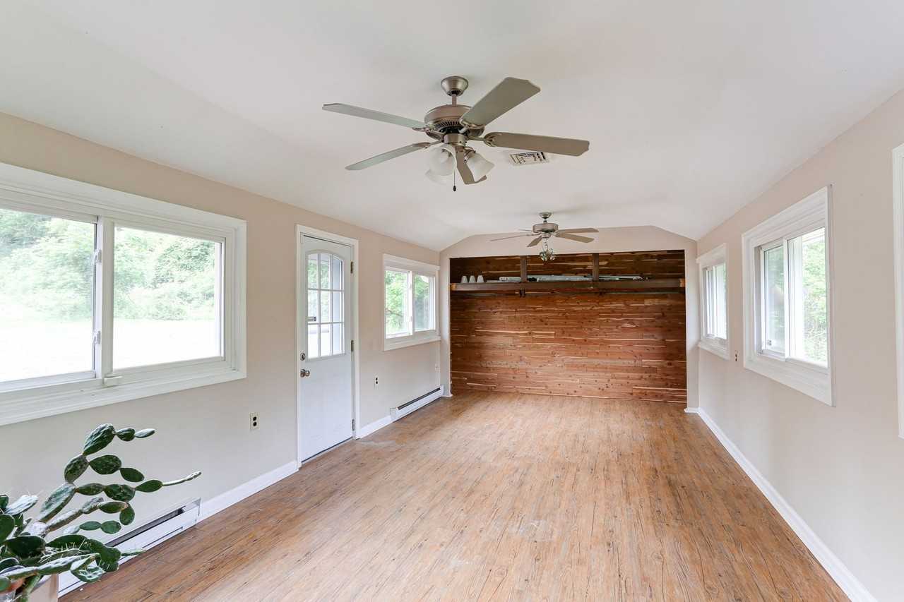 1140 Oyster Mill Rd - Photo 5 of 11