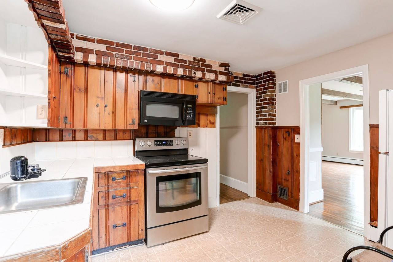 1140 Oyster Mill Rd - Photo 6 of 11