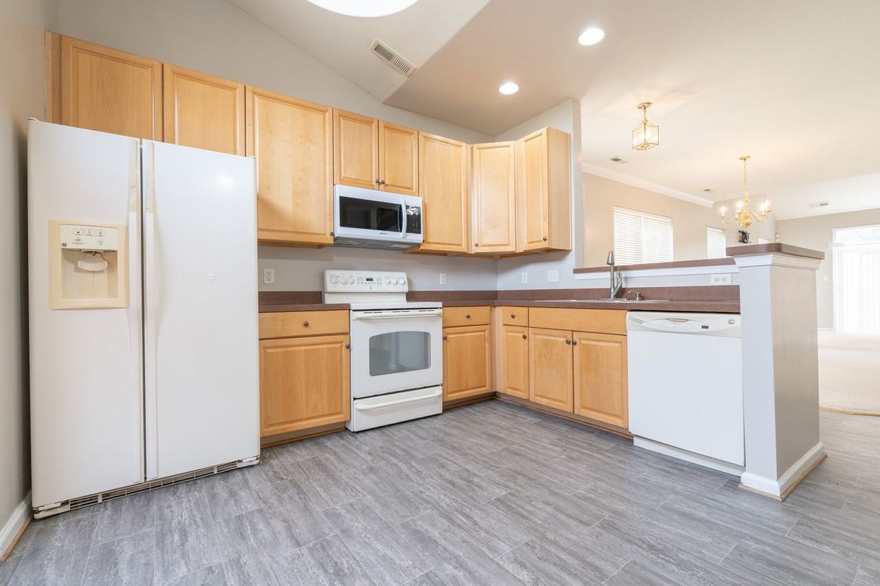 4022 Holston Ct - Photo 4 of 49