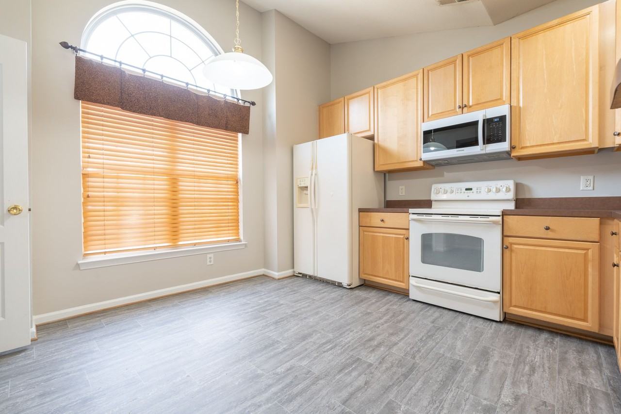 4022 Holston Ct - Photo 5 of 49