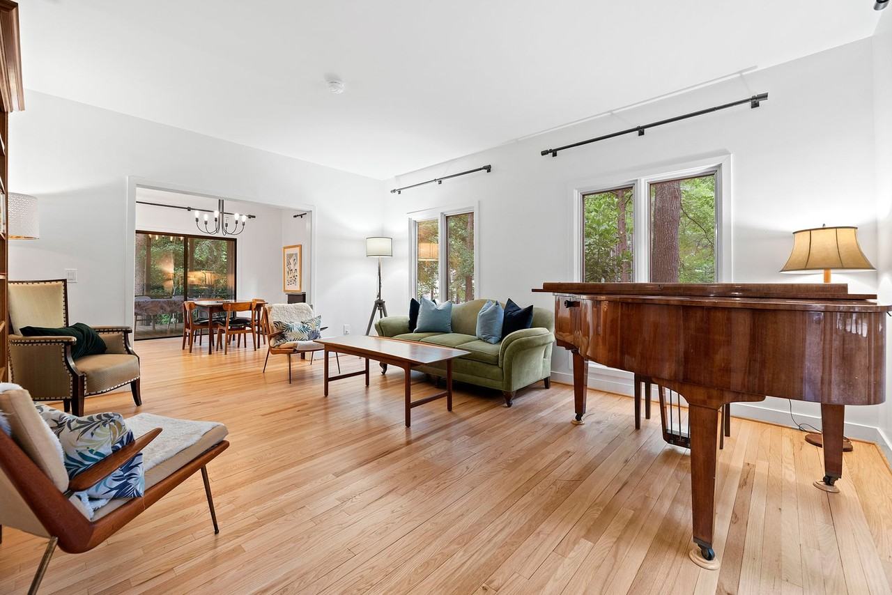 129 Ironwoods Dr - Photo 2 of 26