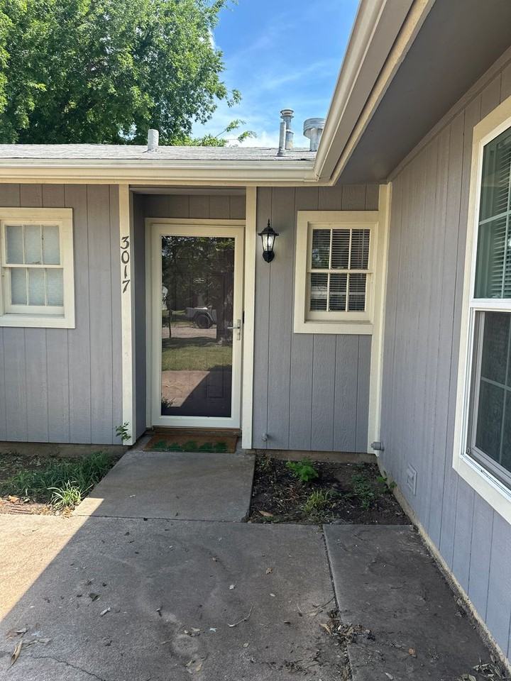 3017 Bennett Dr - Photo 5 of 37