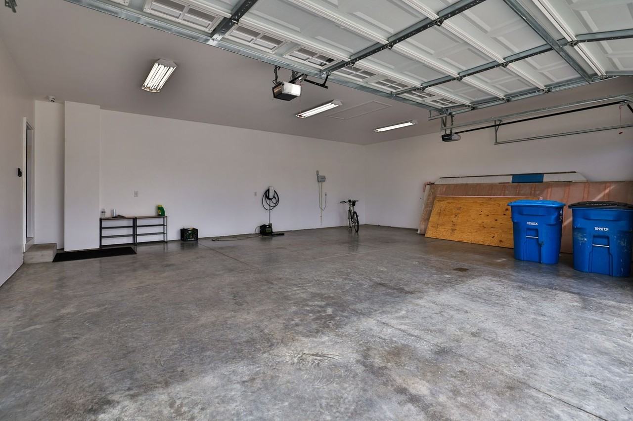 210 Grand Rapids Ln - Photo 3 of 50