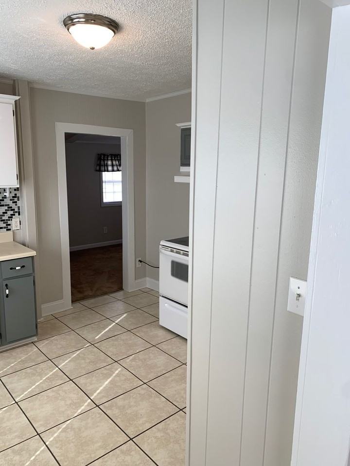 910 Lamont St - Photo 4 of 13