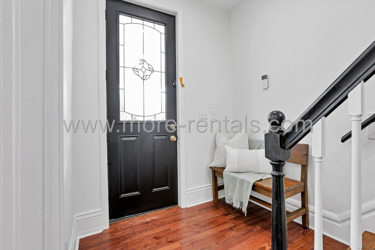 634 E Mithoff St - Photo 3 of 24