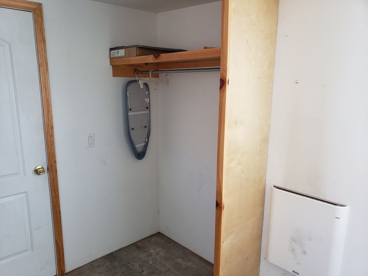 1016 W 14th St - Photo 2 of 16