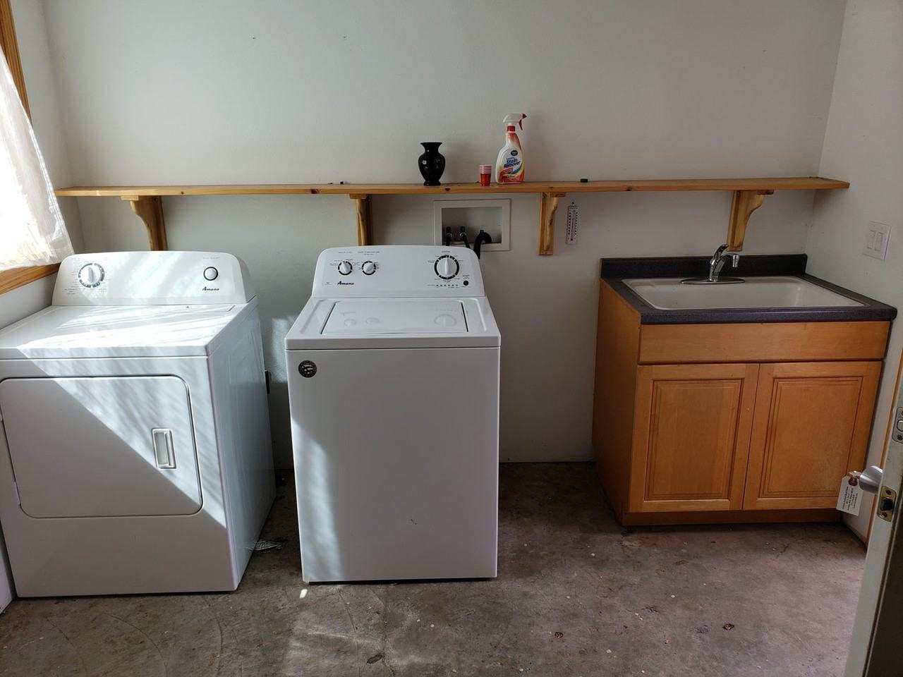 1016 W 14th St - Photo 3 of 16