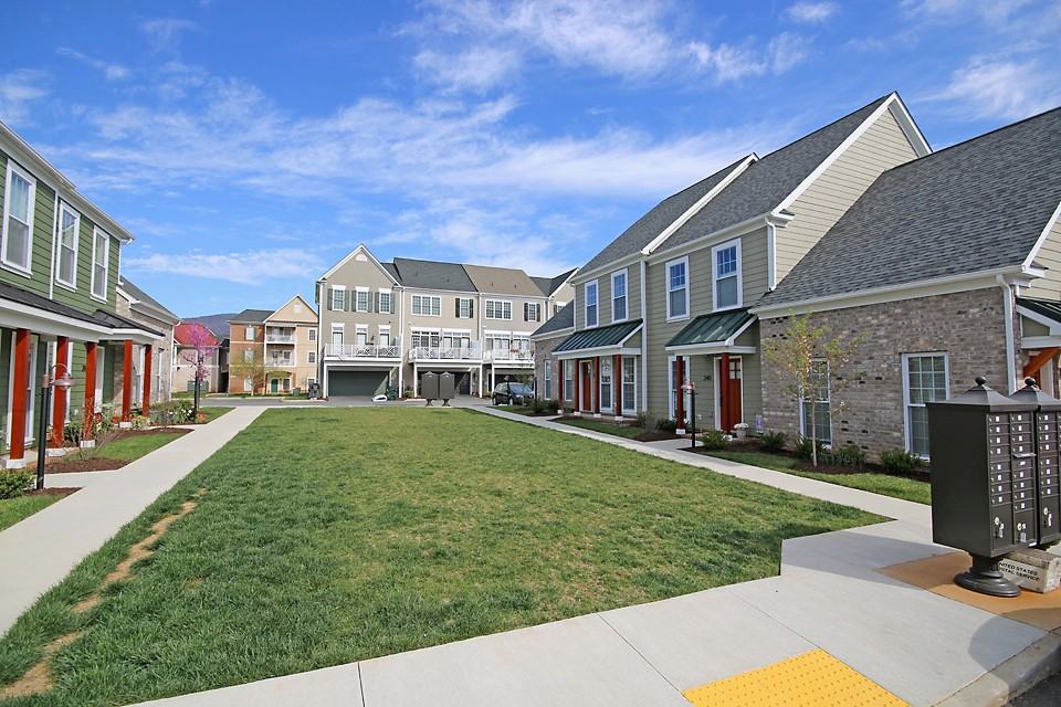 247 Penshaw Ct - Photo 2 of 18