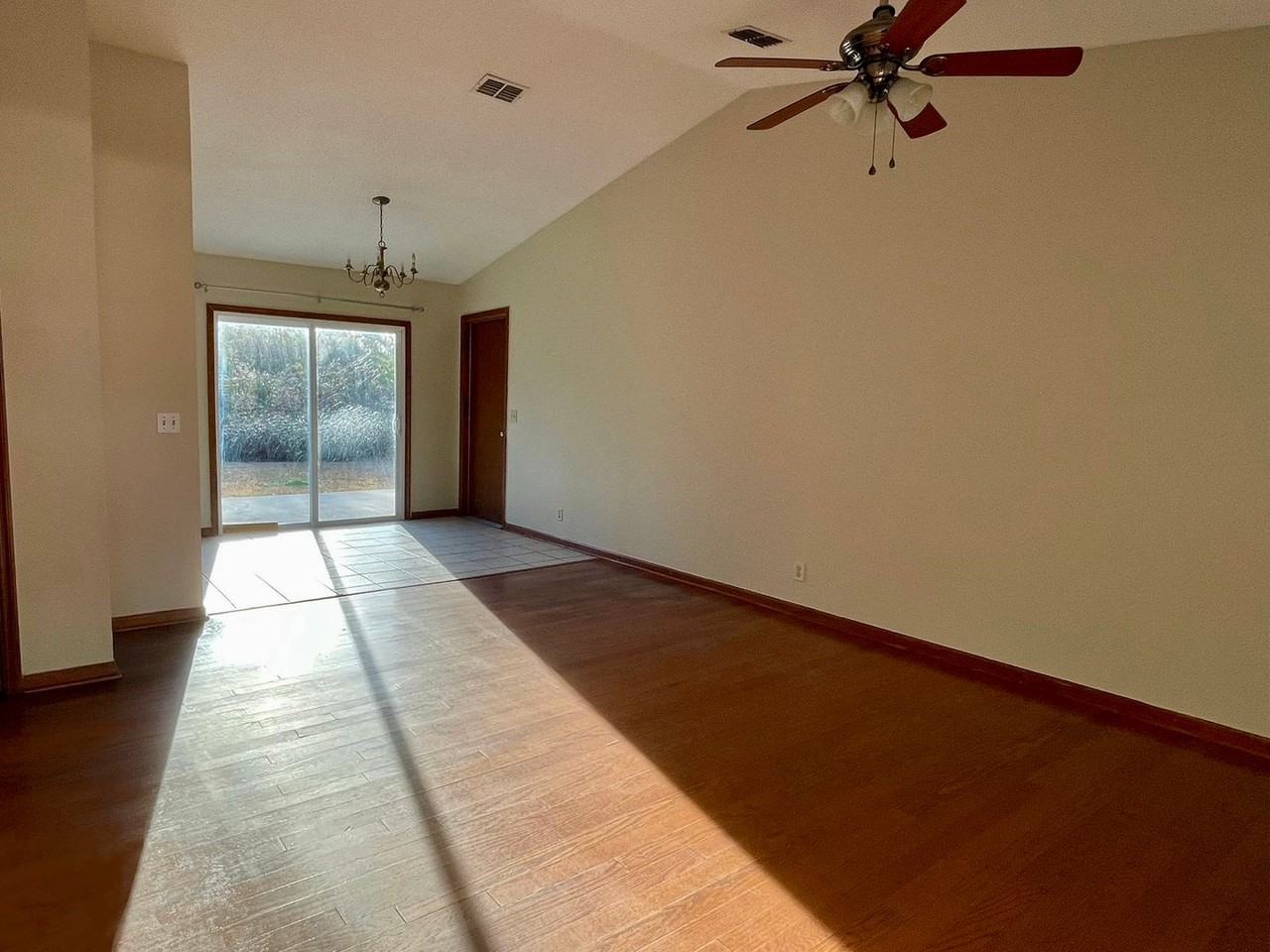 154 Greenacre Cir N - Photo 3 of 13